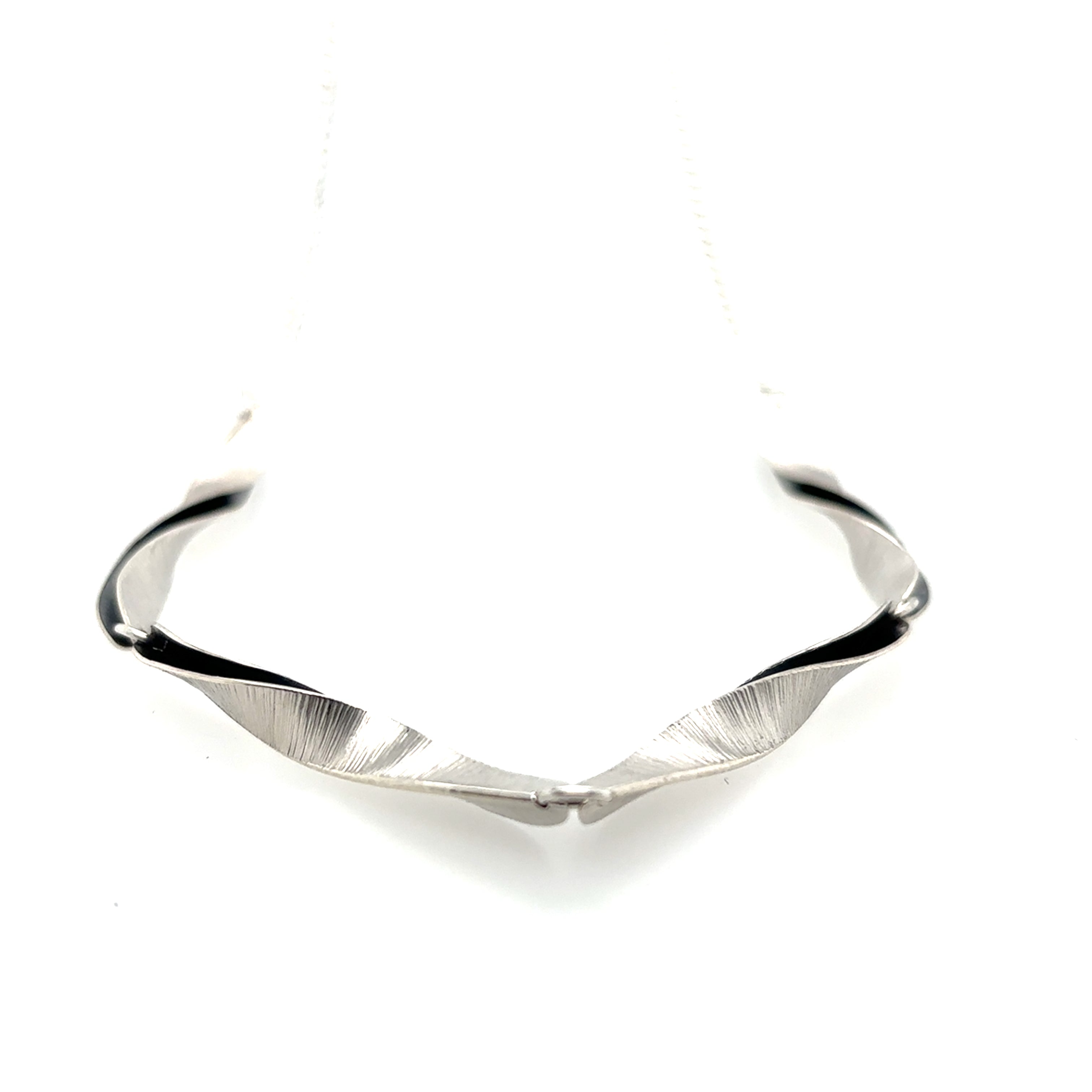 Willow Leaf Half Twist Necklace
