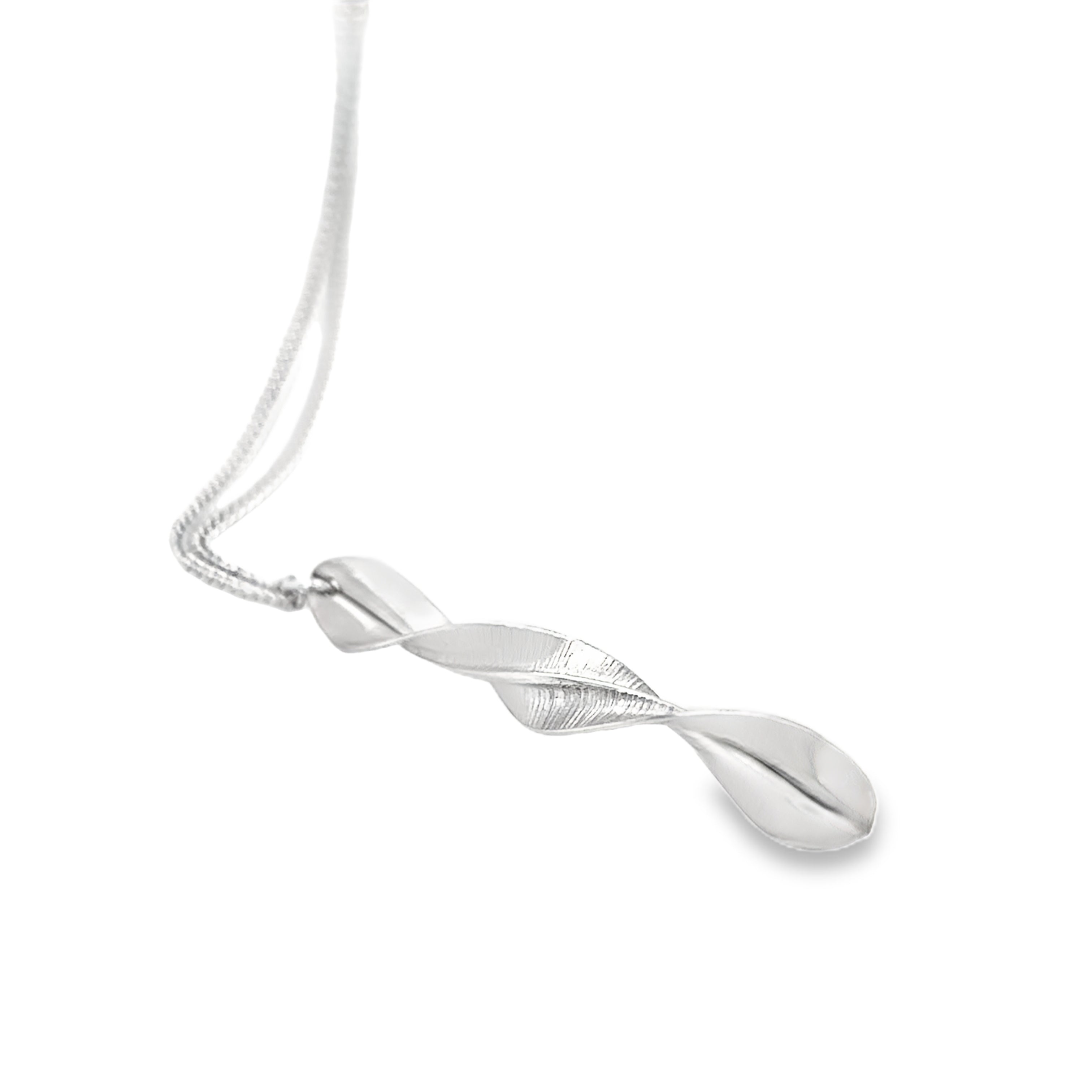 Spring Leaf Medium Necklace