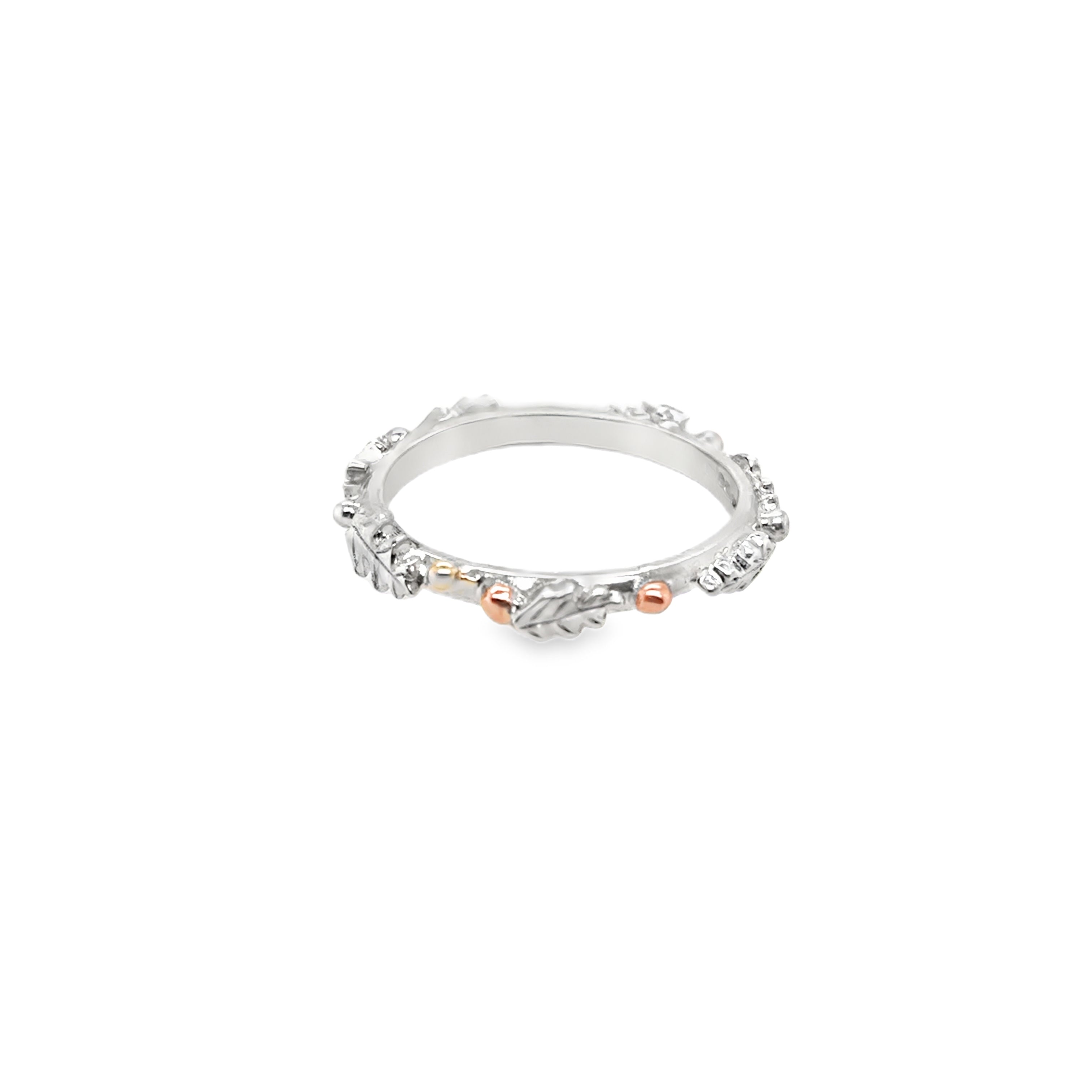 Oak leaf decorated Ring