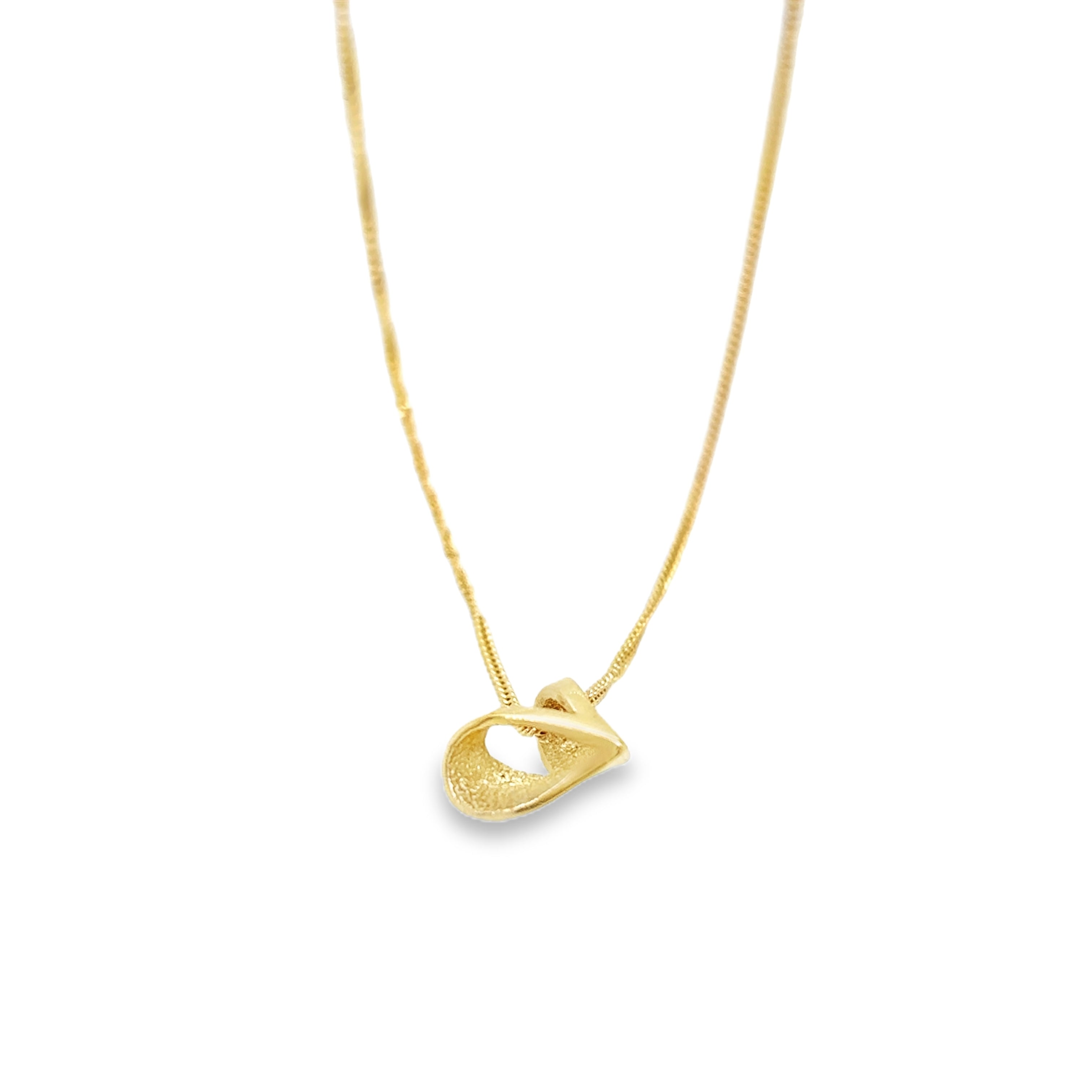 18ct Yellow gold Small heart Necklace