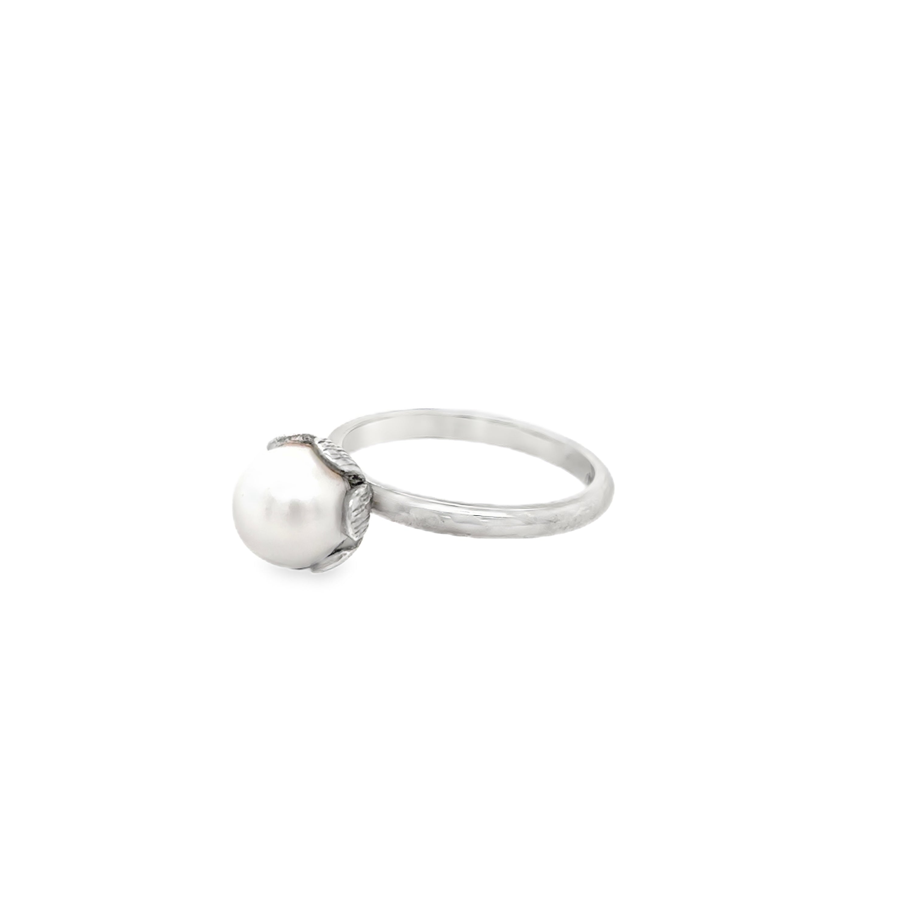 Freshwater white/cream Pearl Ring