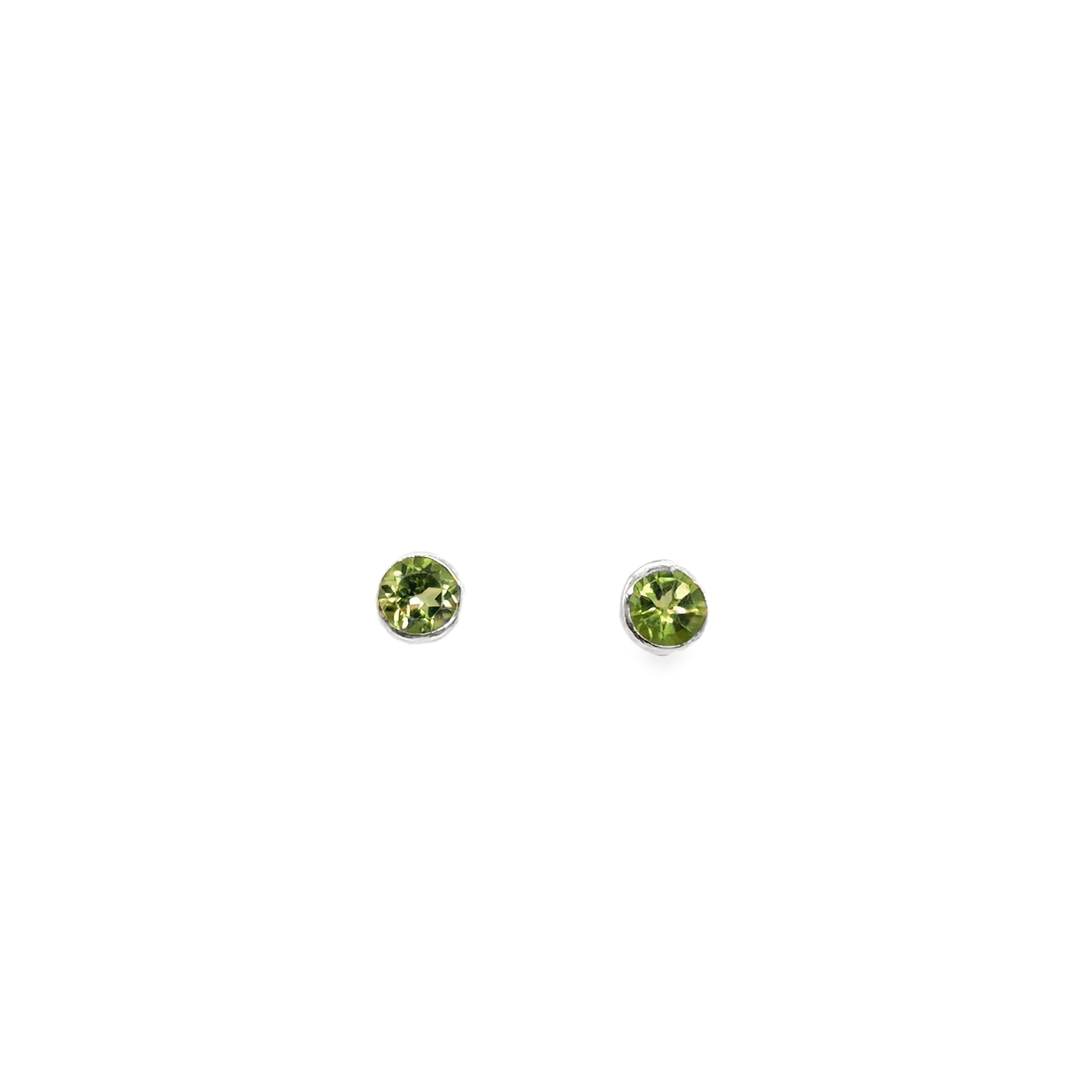 Green peridot silver Stud earrings