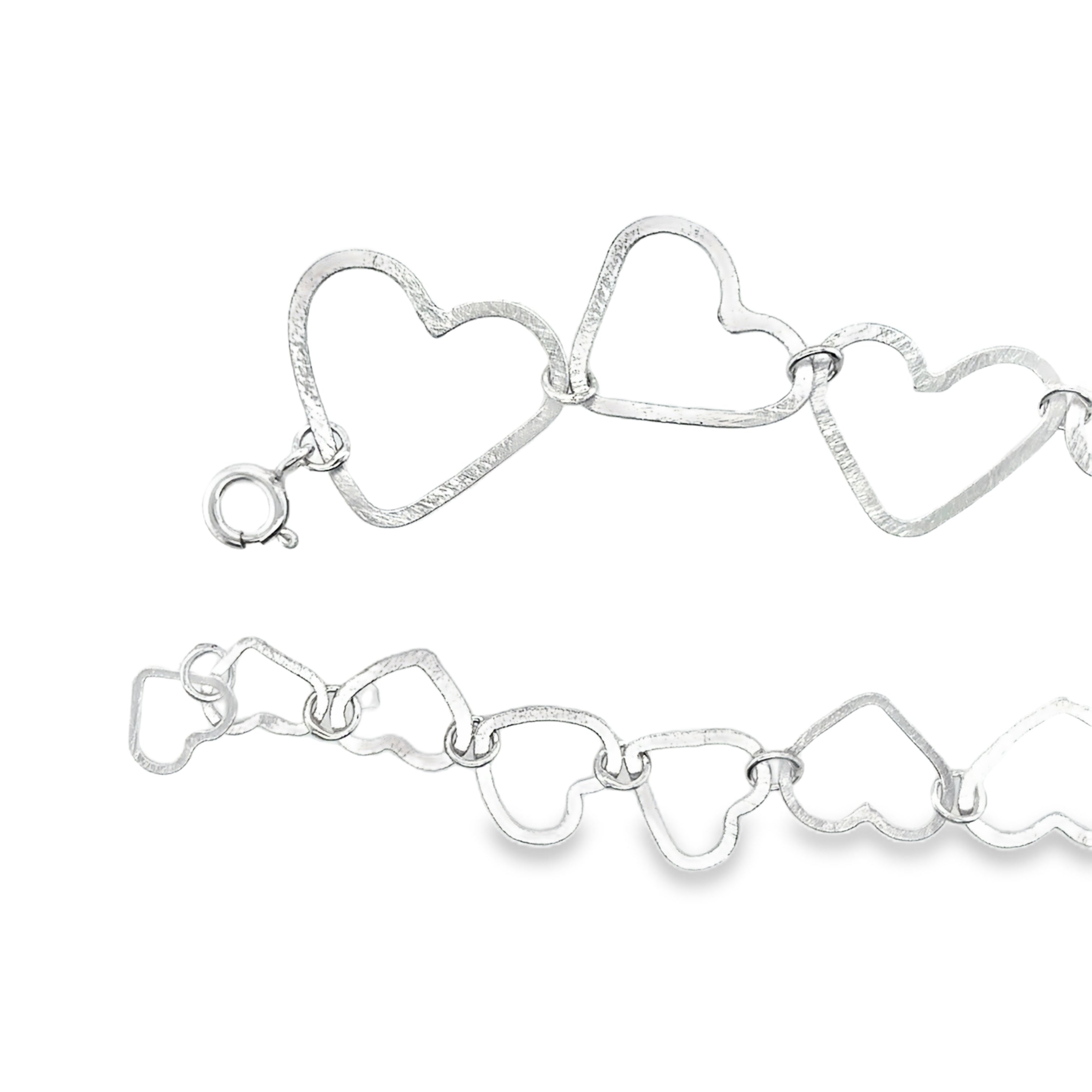 Silver linked graduating flat hearts outlines bracelet
