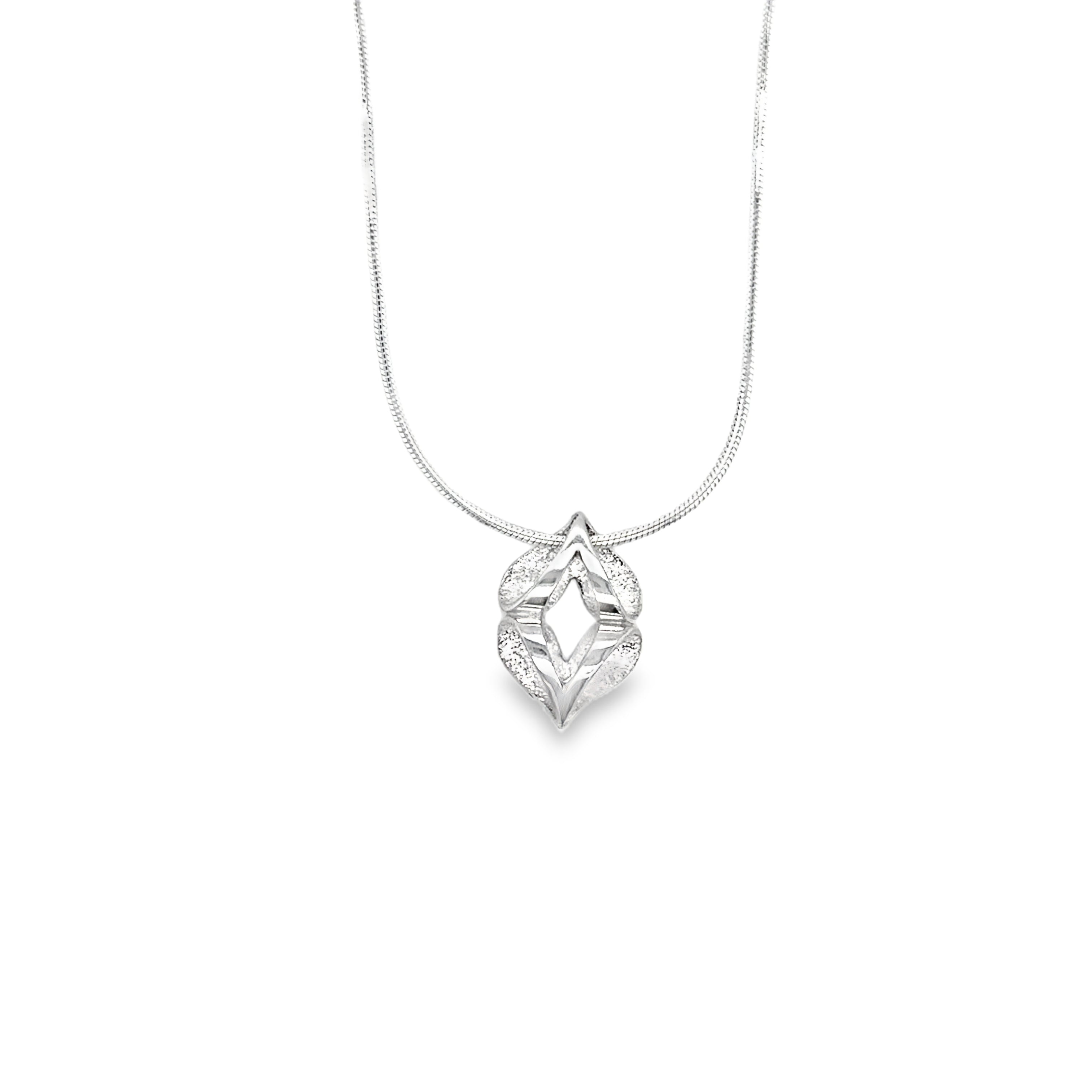 Small Kiss Neck Necklace