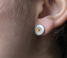 Pebble Flower Stud