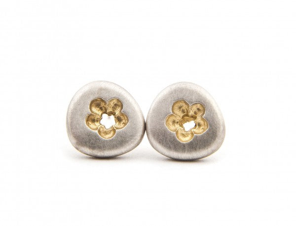 Pebble Flower Stud